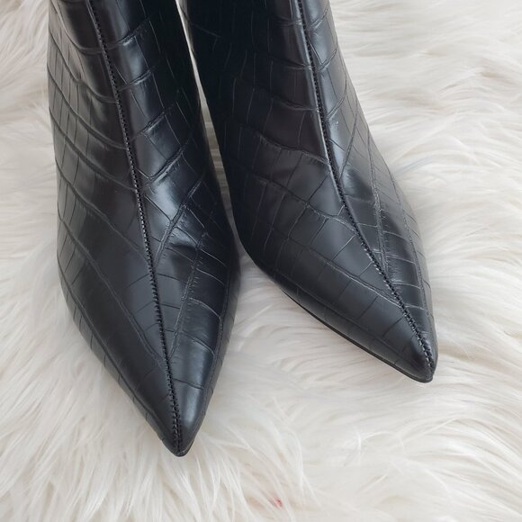 Forever 21 Black Pointed Toe Embossed Slip On Boots SZ 6 - Picture 3 of 12